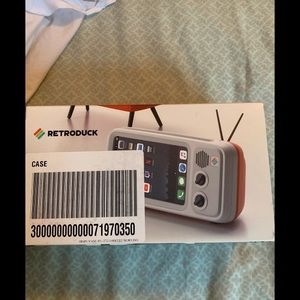 Retroduck retro TV iPhone dock